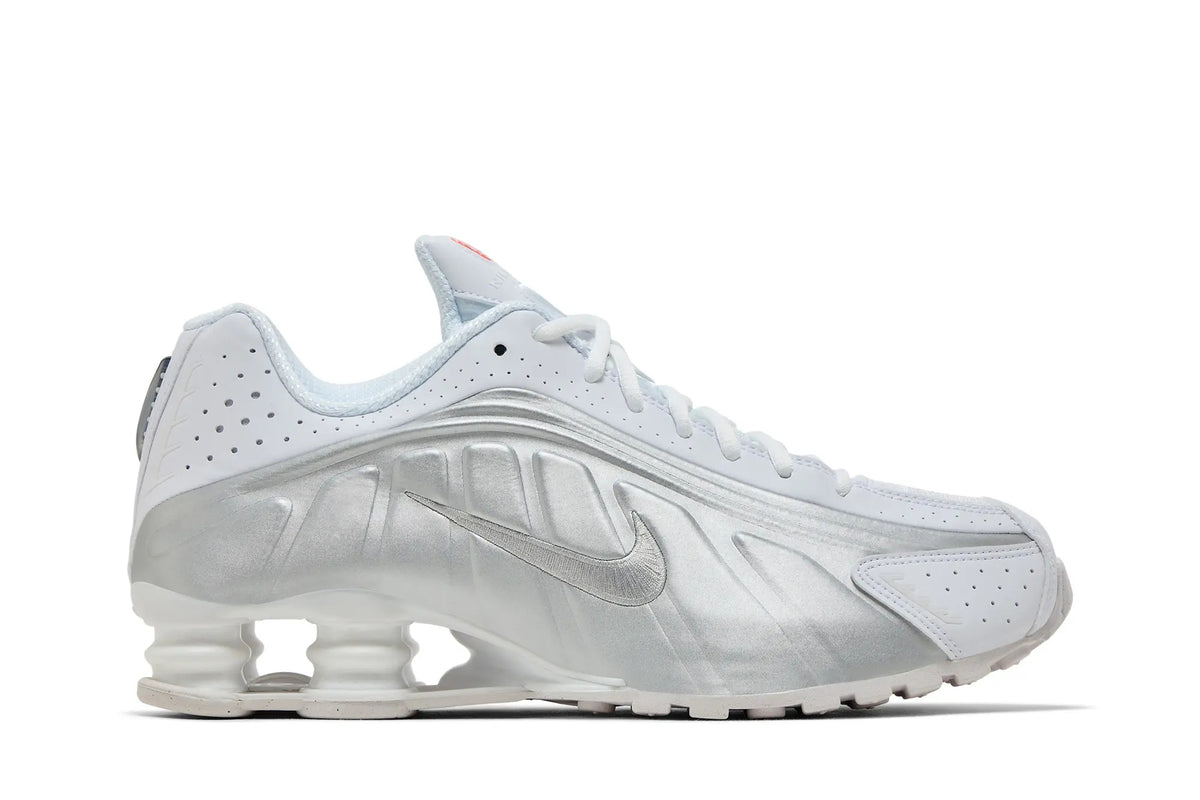 Nike Shox R4 "White Bright Crimson Metallic Silver"